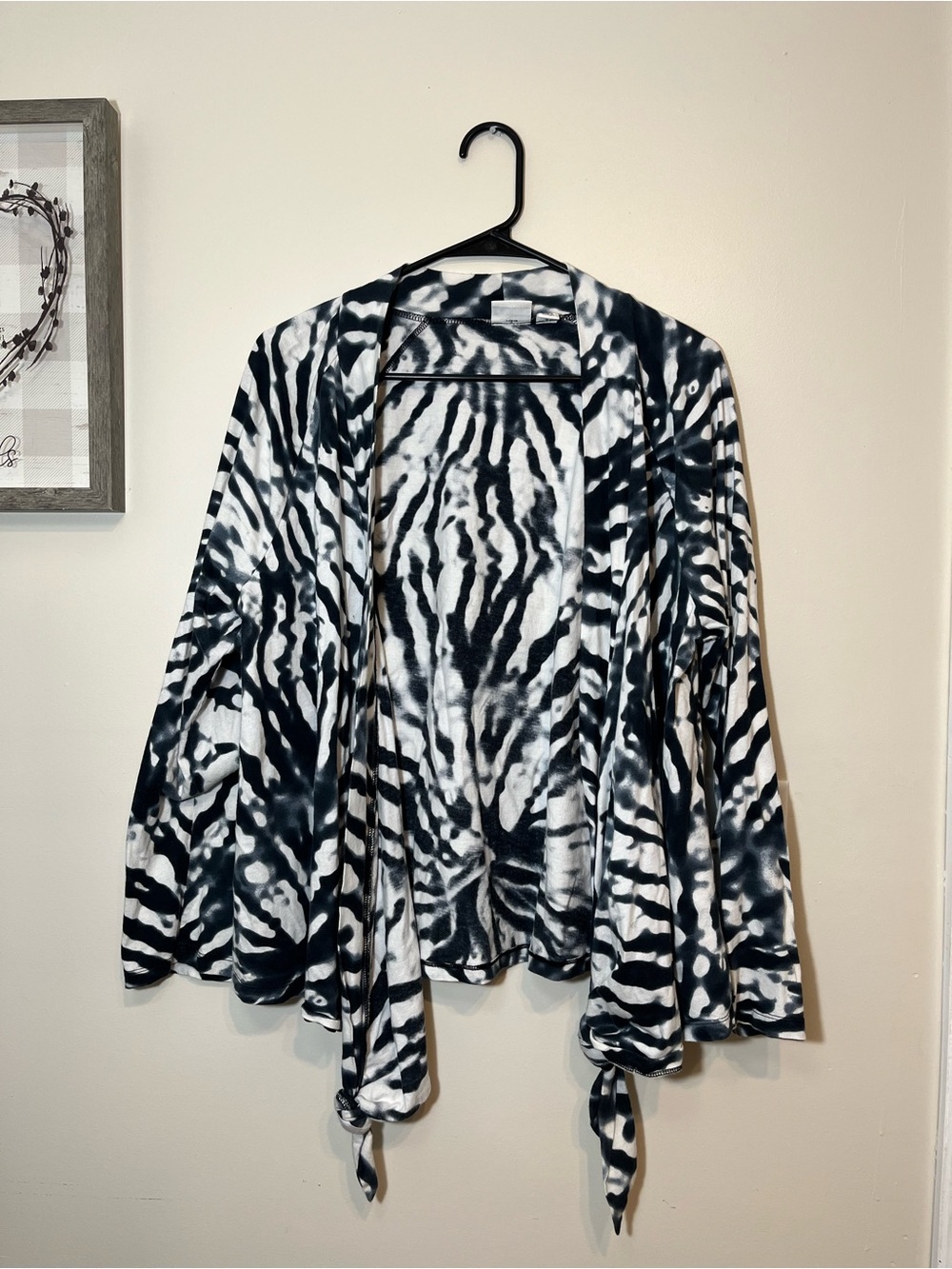 Cato women’s black and white open front cardigan size 18/20